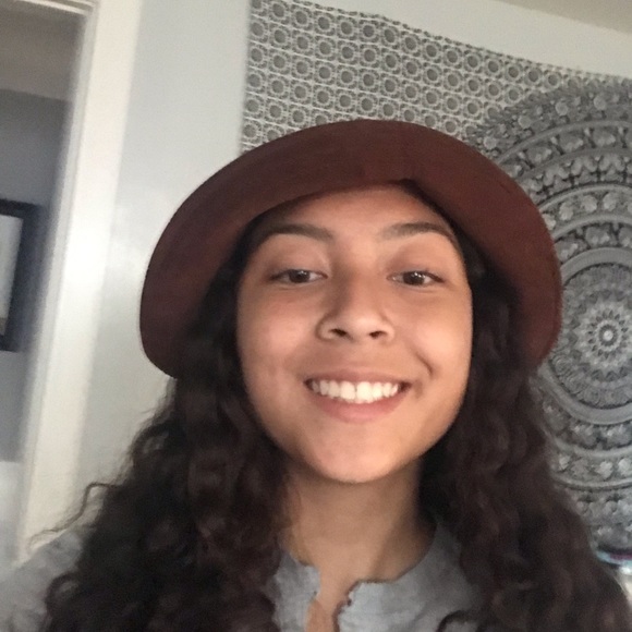 Meet your Posher, Julia - Picture 1 of 1